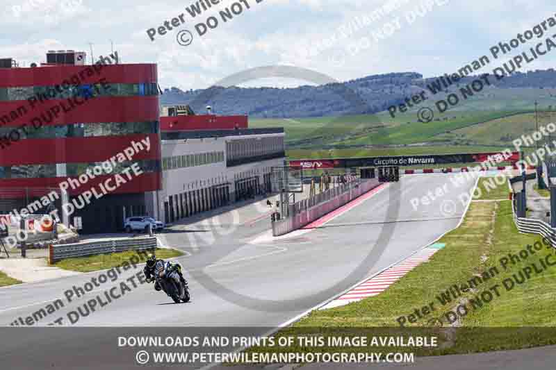 cadwell no limits trackday;cadwell park;cadwell park photographs;cadwell trackday photographs;enduro digital images;event digital images;eventdigitalimages;navarra;no limits trackdays;peter wileman photography;racing digital images;trackday digital images;trackday photos